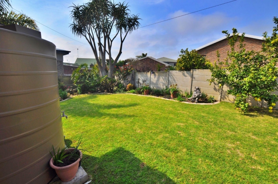 4 Bedroom Property for Sale in Fraaiuitsig Western Cape